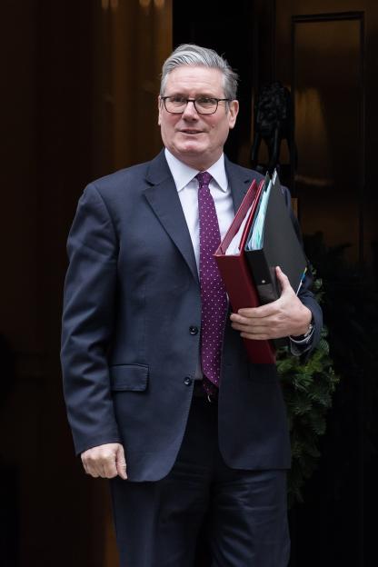 Sky Sports Steps In to Silence X-Rated Keir Starmer Chant at World Darts Championship