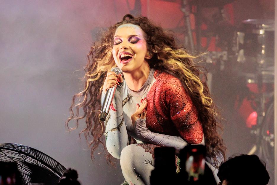 Jade performing on stage at Fabrique.