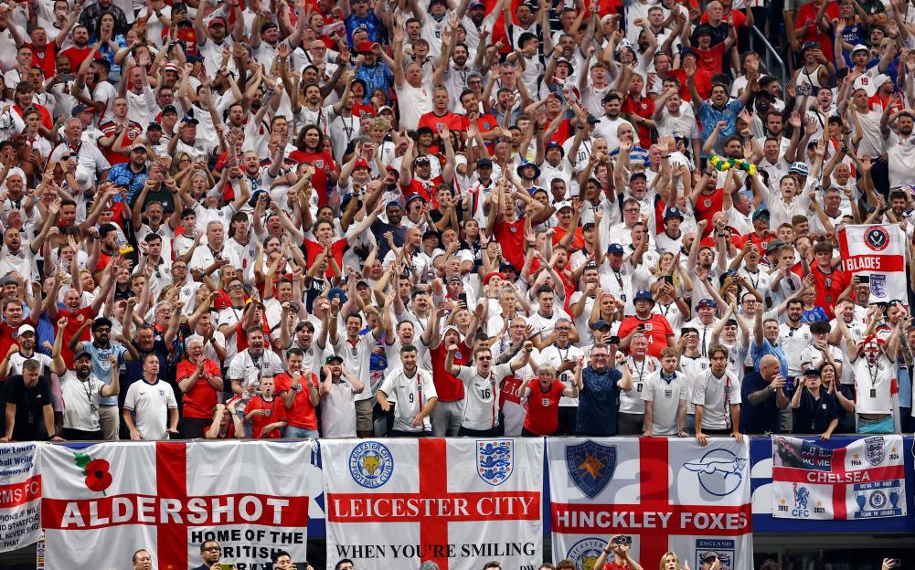 England Stars Treated to Epic Wonderwall Performance by Fans After Harry Kane Sparks World Cup Comeback Victory