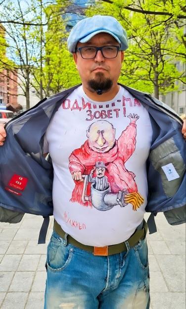 Putin Critic and Satirical Artist Fatally Shot in Poland Following Threats from Russian Loyalists