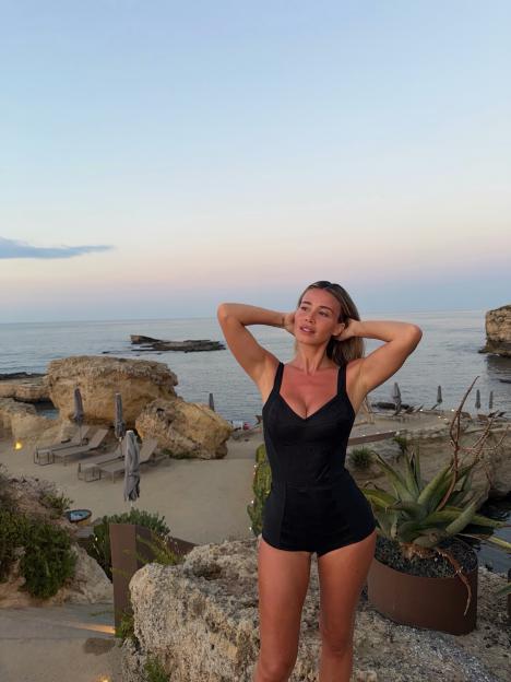 DAZN's Diletta Leotta Wows Fans in Stunning Black Swimsuit, Earning Rave Reviews for Her Curves!