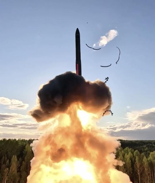 Putin Sends Chilling Message to the West by Launching Nuclear-Capable Ballistic Missile Following CIA Visit to Moscow