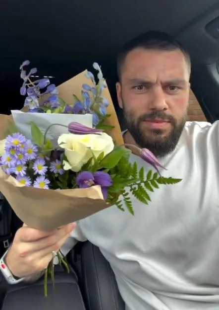 Florist hits back at Love Island star who branded bouquet of flowers ‘pathetic’ – taking swipe at his price range