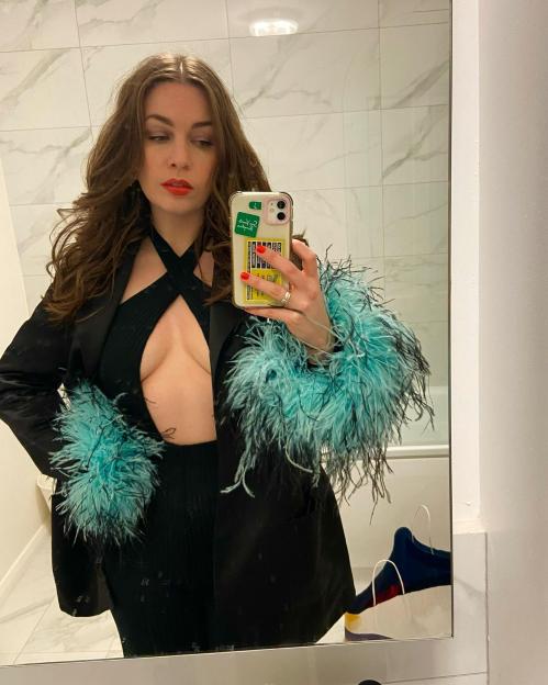 Beth Rylance taking a mirror selfie.