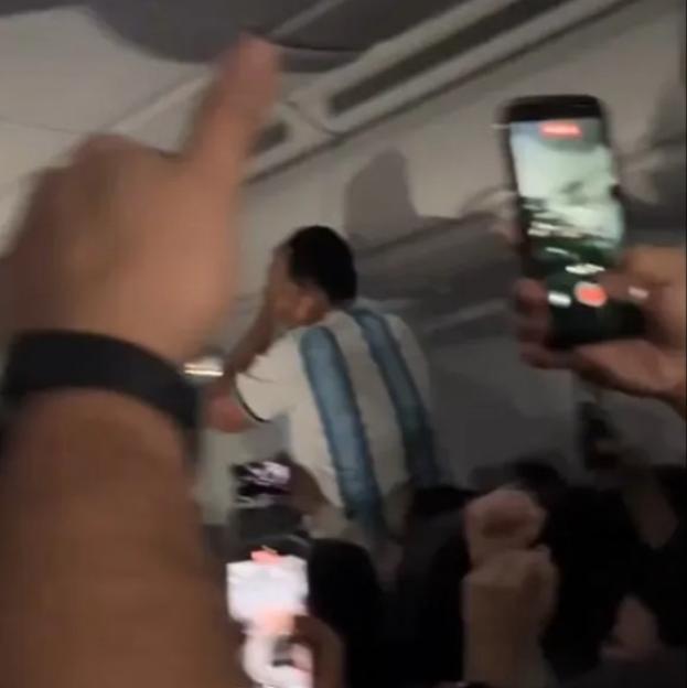 Spanish Pilot Pulls Off Hilarious Prank, Fooling Argentina Fans on a Plane into Believing They Won the World Cup!