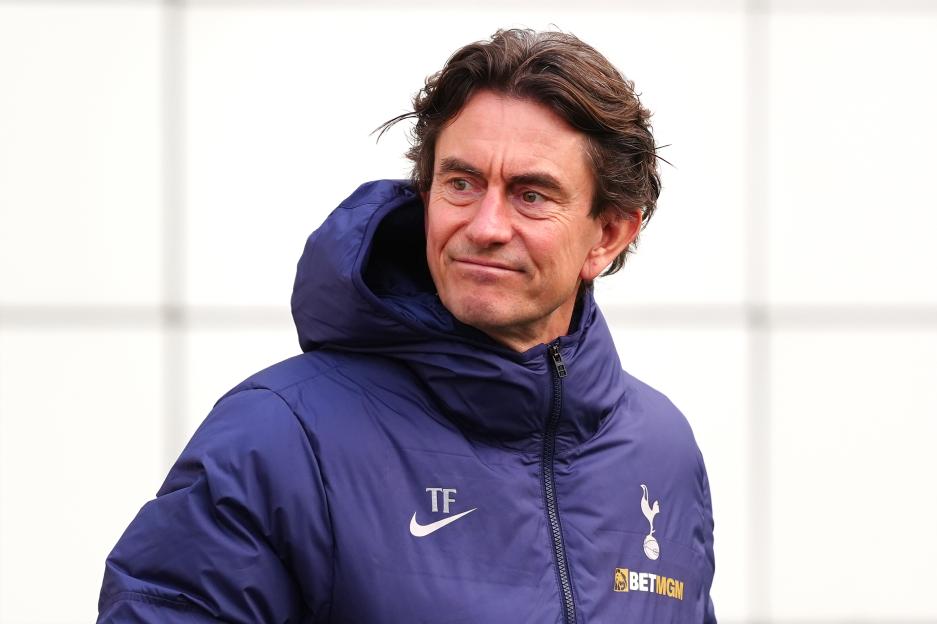 'Thomas Frank's Arsenal Obsession Backfires: How Spurs Players Reacted with Memes and Criticism'