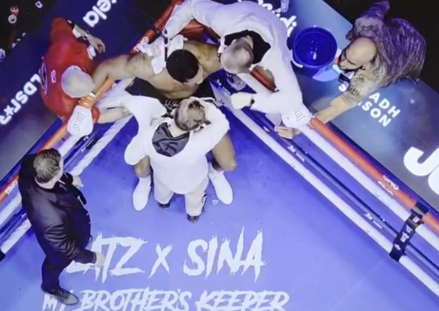 Anthony Joshua's Coach Reacts After Chaotic First Round to Save Brit from Kristian Prenga Disaster
