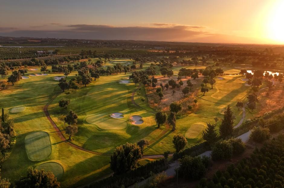 Aerial view of Quinta de Cima golf course at sunset.