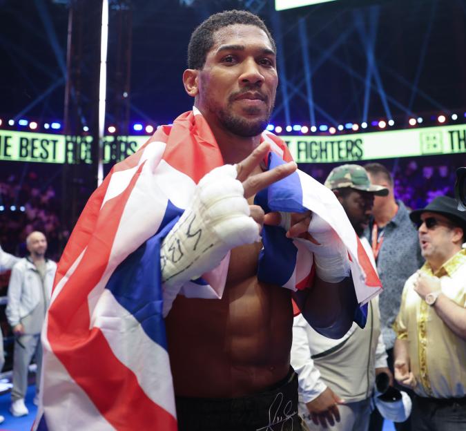 'Anthony Joshua vs Tyson Fury: 'Battle of Britain' Set to Shine in the US with Surprising Broadcasting Choice'