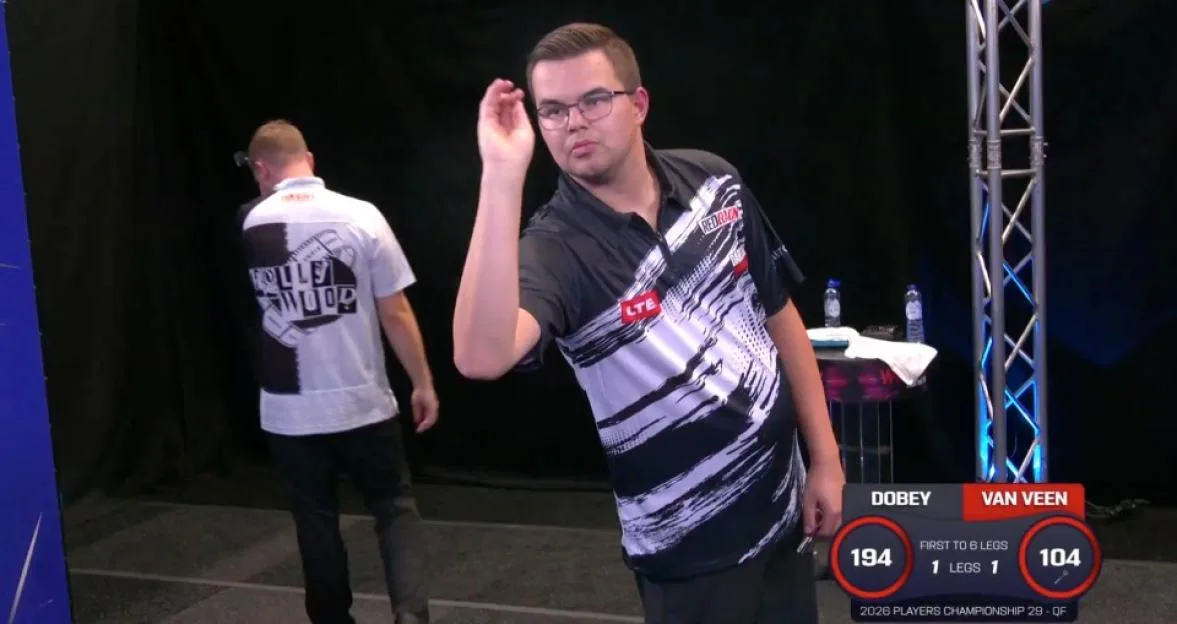 Darts star casually walks off stage during quarter-final clash in ‘best video of the month’