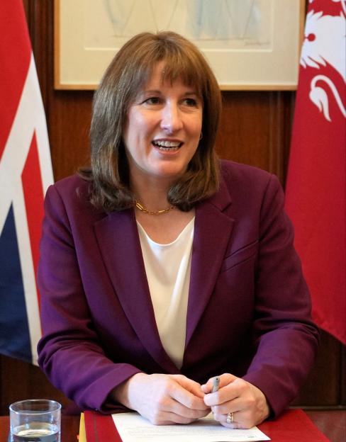 Outrage as Rachel Reeves 'snuggles up' to the EU, raising new Brexit concerns!