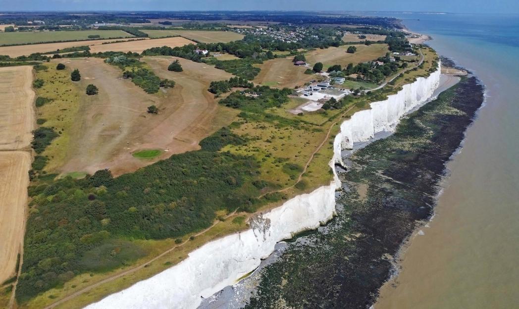 Unseen drought, golf courses¿ Aldwickbury Park Golf Club, Dunstable Downs Golf Club, Brocket Hall Golf Club, Harpenden Common Golf Club featuring Bamville Cricket Club playing on par 5 3rd hole each Sunday. The Richmond Golf Club, Harpend