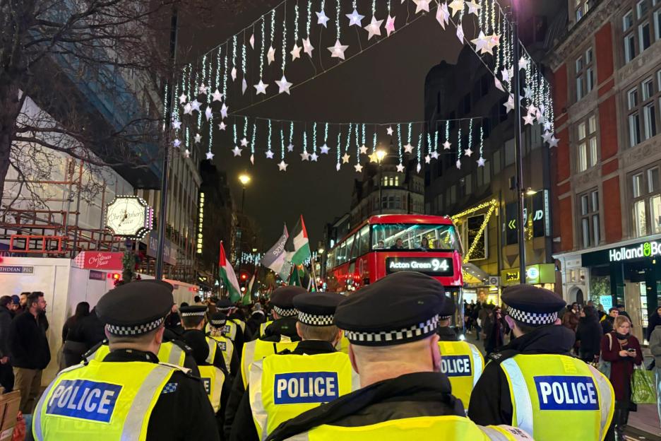 Police Arrest Protesters Chanting 'Globalize the Intifada' at Pro-Palestinian Rally Following Bondi Beach Tragedy