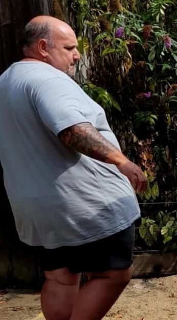 Grandad loses half his body weight after worrying he wouldn't see his 60s