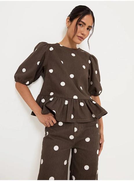 'Asda Unveils a Chic Brown Co-ord with Playful Polka Dots – Shoppers Rave It's 'Gorgeous' and Perfect for Petites!'