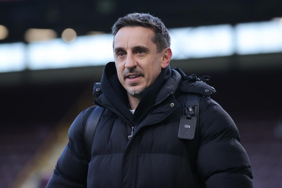 '‘Weeks of Struggles’ – Neville Calls Out Unexpected Arsenal Player and Urges Arteta to Make a Crucial Adjustment'