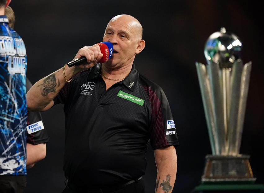 'I Almost Lost It! Legendary Darts Referee Russ Bray Shares the Moment He Had to Be Pulled Apart from His Rival'
