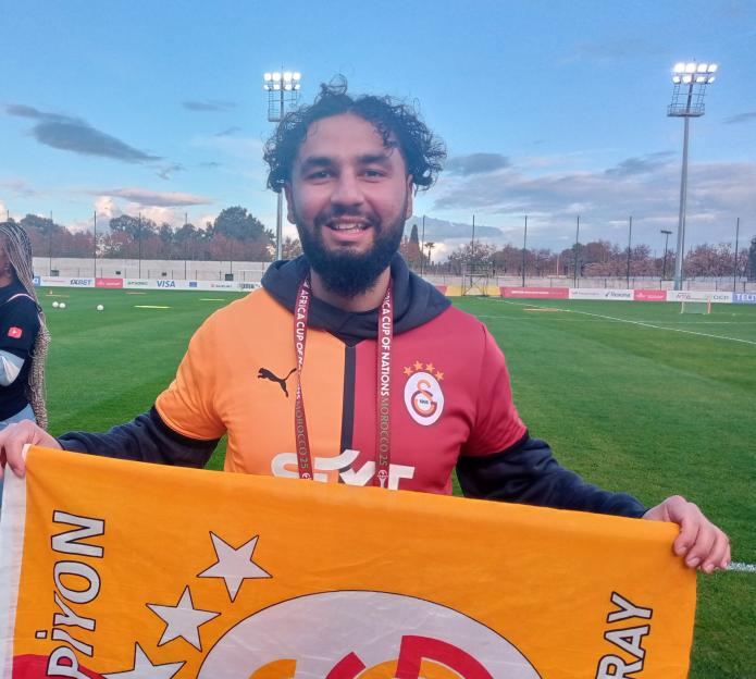 AFCON 2025: Galatasaray Supporter Interrupts Super Eagles' Training for Osimhen!