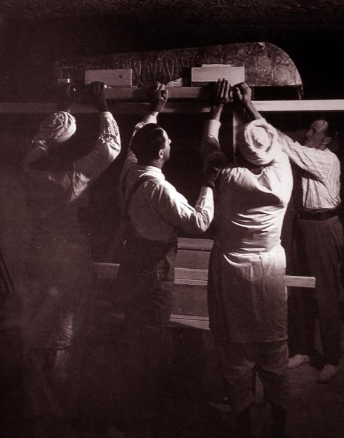 Discovery of the tomb of pharaoh Tutankhamun in the Valley of the Kings