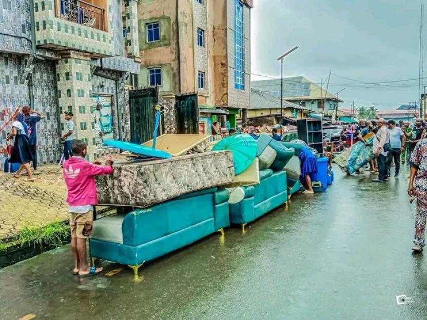 Abia Government Evacuates Residents After Major Cracks Appear in 4-Storey Building in Aba