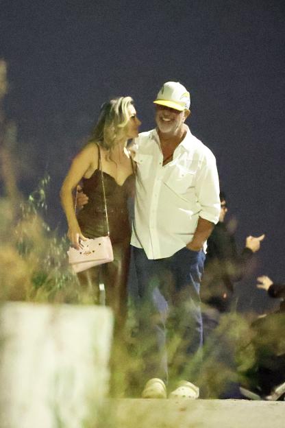 *PREMIUM-EXCLUSIVE* MUST CALL FOR PRICING BEFORE USAGE - American actor Mel Gibson appeared truly smitten as he packed on the PDA with Italian actress Antonella Salvucci during a romantic night out in Rome.