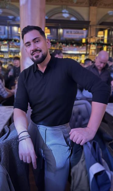 VIDEO: 'I lost nine stone with Mounjaro to avoid early death ¿ this is the best injection spot'