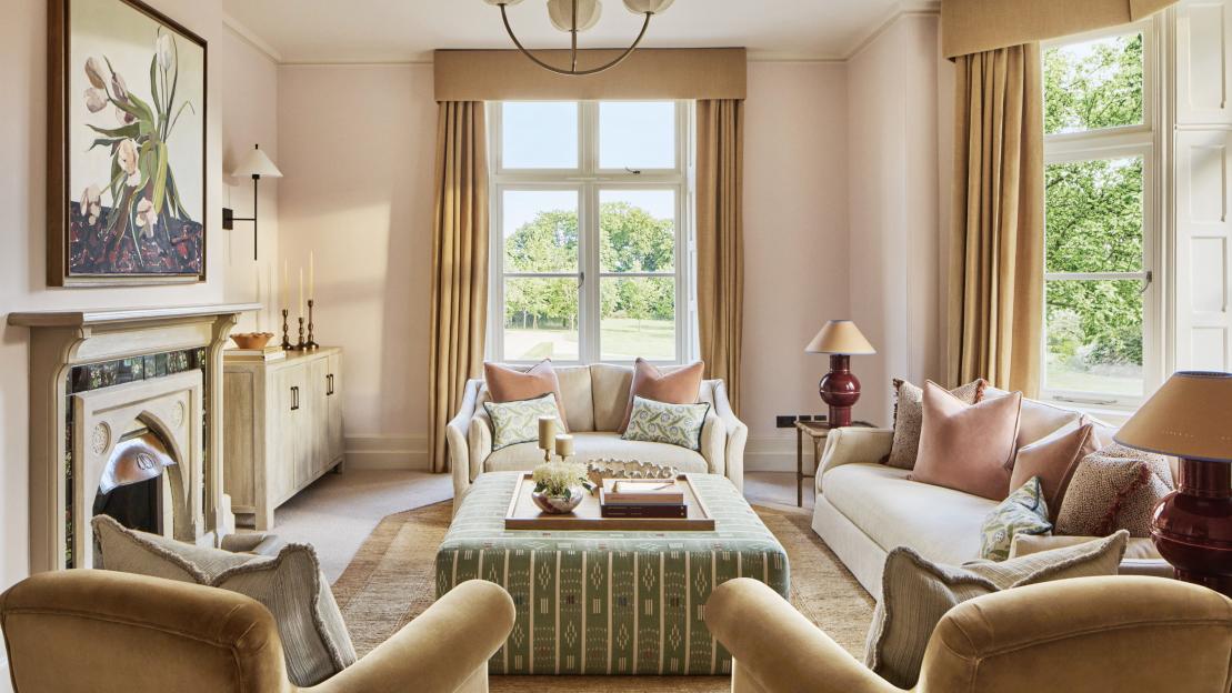 Former milkman who won ¿4M home doesn't buy round and plans 'mini Wimbledon'