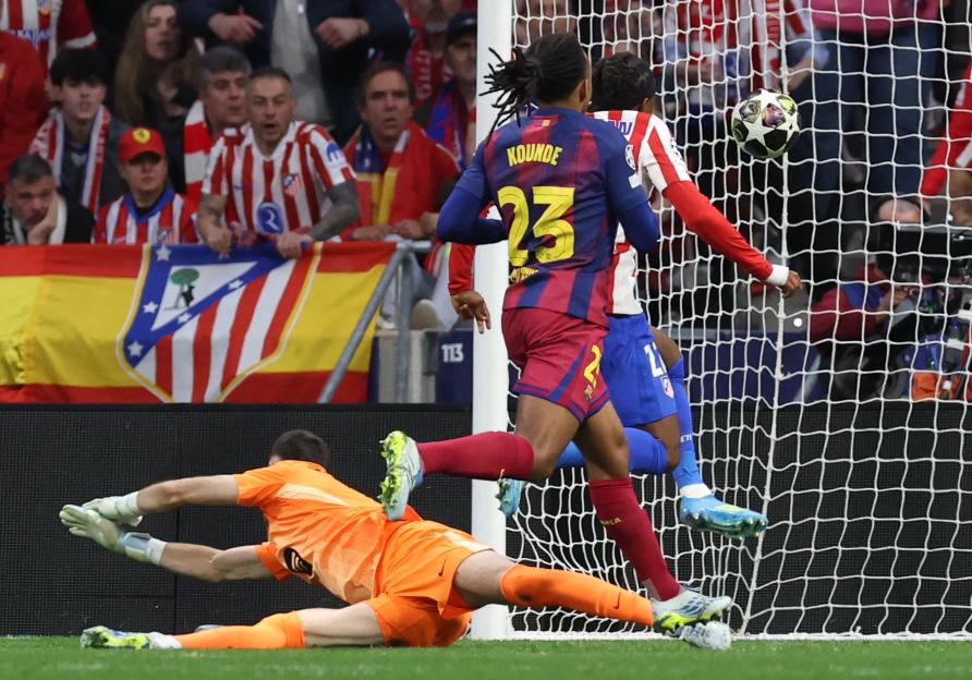 FBL-EUR-C1-ATLETICO MADRID-BARCELONA