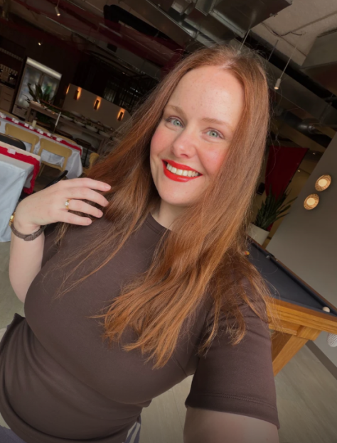 The £13 Top That Accentuates Curves and Defines Your Waist—Say Goodbye to Frumpy Fashion!