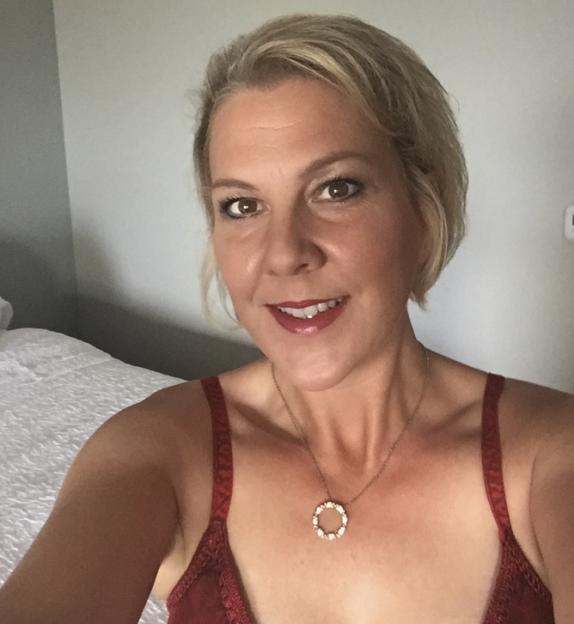 Rachel Bond smiling.