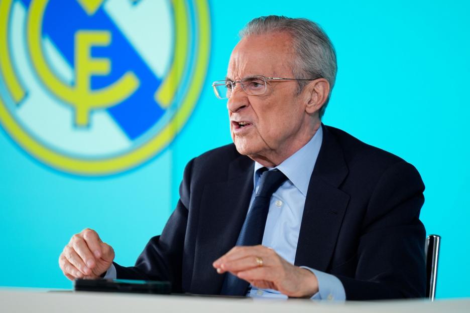 Florentino Perez speaking at a Real Madrid press conference.