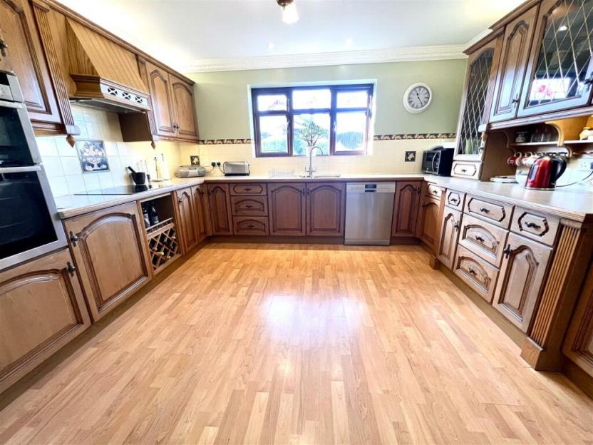 NINTCHDBPICT000926651166