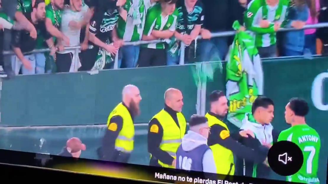 Antony's Stunning Bicycle Kick Overshadowed by Heated Confrontation with Own Fans at Man Utd