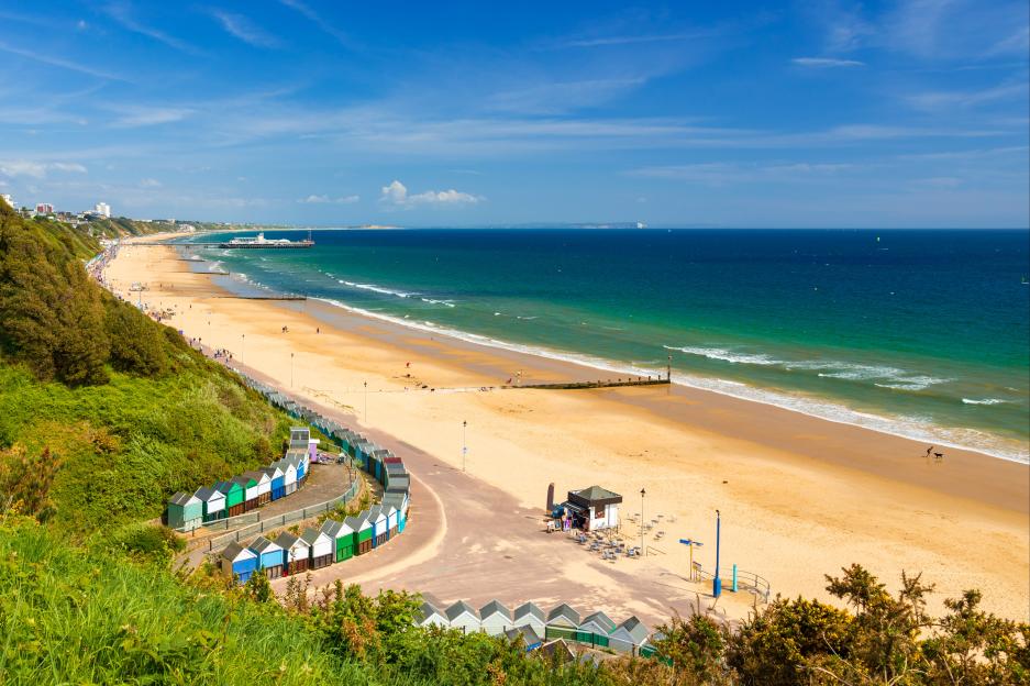 Woman in Her 40s Assaulted in the Sea at Bournemouth Beach; 35-Year-Old Suspect Arrested After Swimming Up to Family