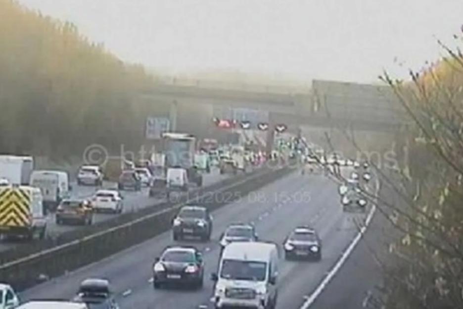 Major Motorways Closed Due to Multi-Car Crashes, Leaving Drivers Facing Long Delays