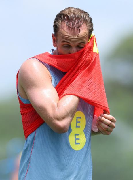 Harry Kane Aims for World Cup Glory and Ballon d'Or Success as England Seeks Championship Title