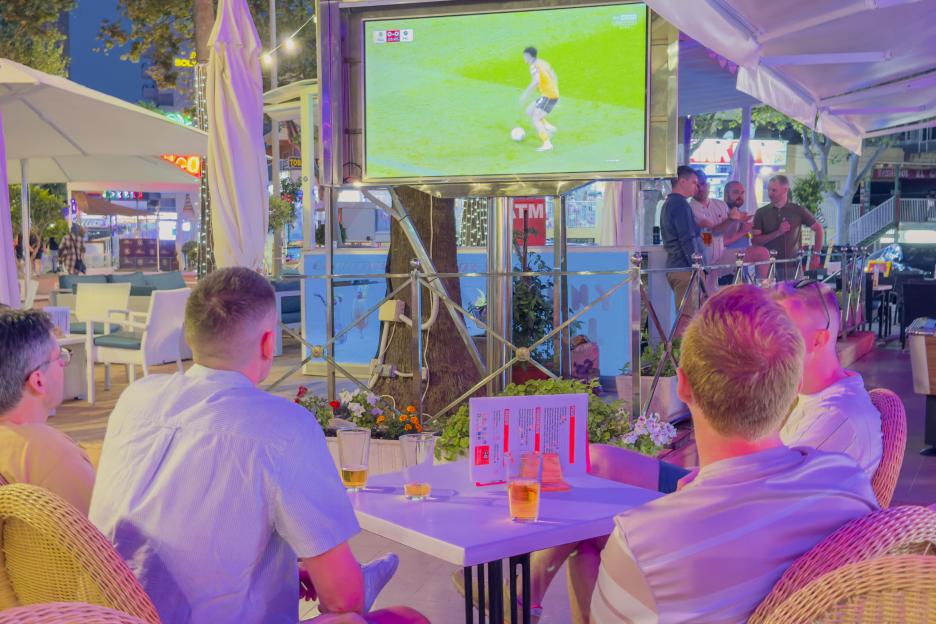Brits Abandon US World Cup Trip, Head to Magaluf Bars to Support England Amid £8.5m Ticket Outrage!