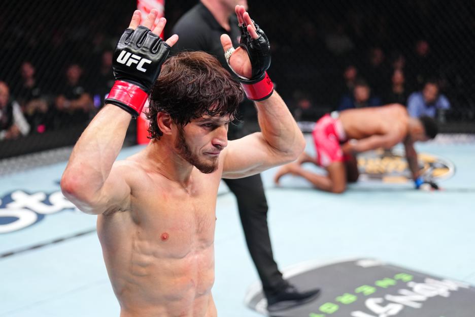 UFC London: Lerone Murphy Falls Short in Narrow Decision Against Movsar Evloev, Dashing Title Hopes