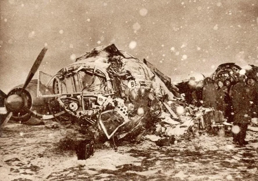 Snow, a chief contributor to the disaster, falls on the wreck of the forepart of the wrecked Elizabethan, it was in this part that the majority of the surviviors were located. Date: 6th February 1958