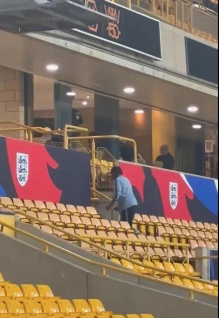 Chelsea star Jamie Gittens spotted on crutches after suffering injury for England U21s