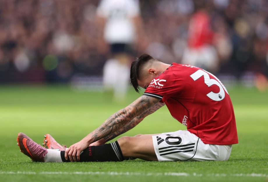 Man Utd Faces Striker Crisis After Sesko Injury Leaves Them With 10 Men Against Spurs, January Signing Possible