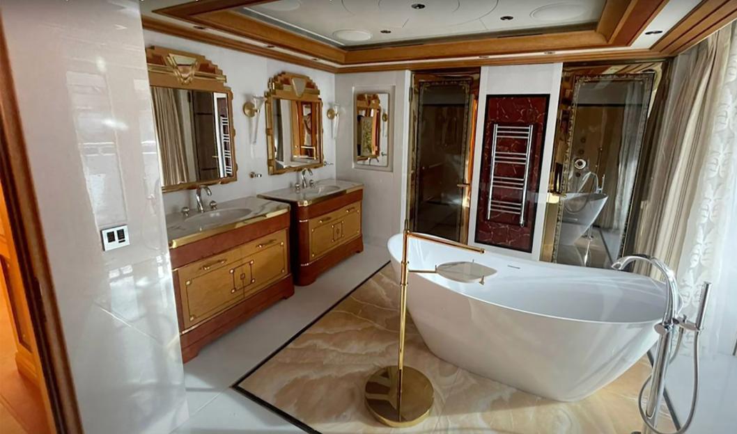 Alina Kabaeva's private cabin