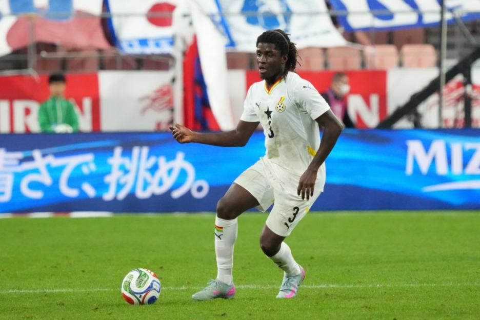 Arsenal Battles Premier League Rivals for £20m Teen Sensation Drawn Comparisons to Michael Essien After Position Shift