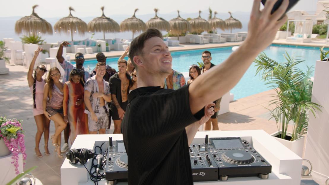 'Epic Ibiza DJ Shocks Love Island Villa with Surprise Appearance—But Maya Jama Arrives to Steal the Spotlight!'