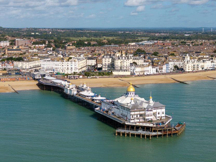 Historic Victorian Pier in the UK’s ‘Sunniest’ Seaside Town Faces Closure as Owner Enters Liquidation