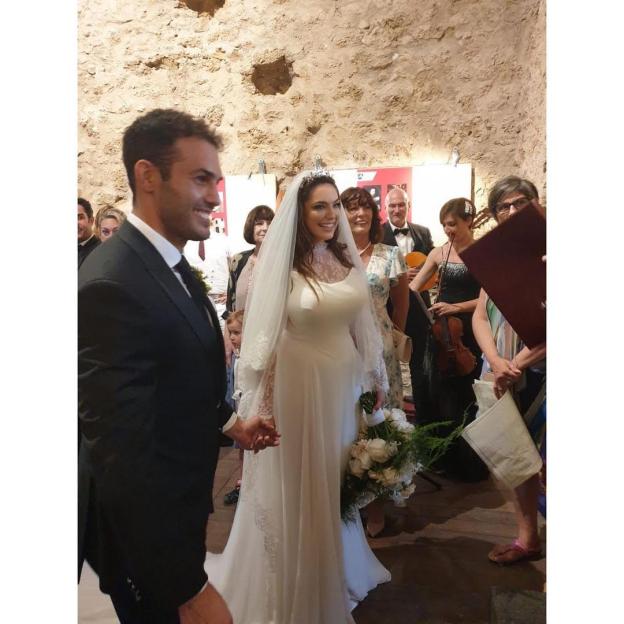 Kelly Brook and Jeremy Parisi at their wedding.