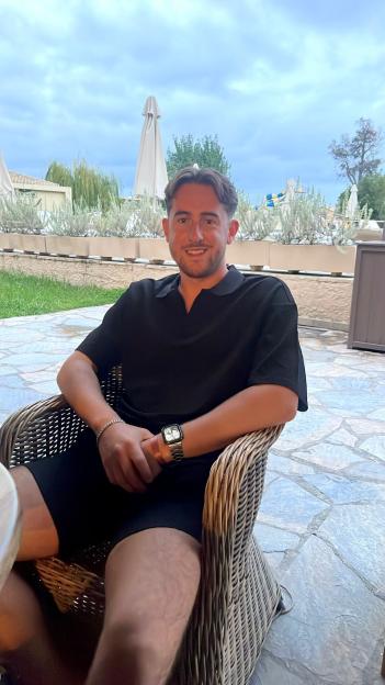 Welsh Electrician Scores Unbelievable Chance to Outshine 124 Players at World Darts Championship!