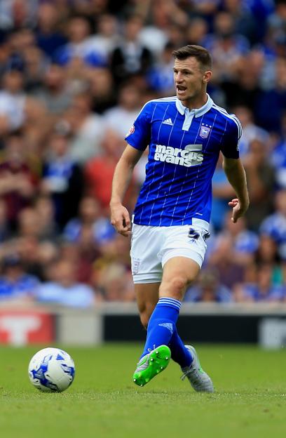 Non-League Sensation Joins World Cup Squad Despite Fifth Tier Relegation – Ready to Take on the Three Lions!