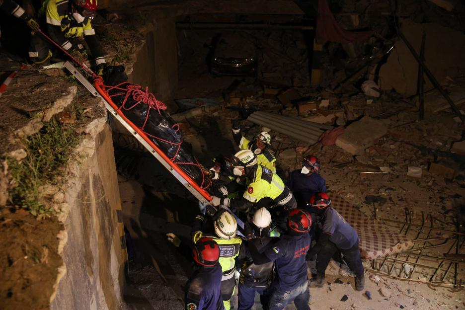 Aftermath of earthquakes in La Guaira
