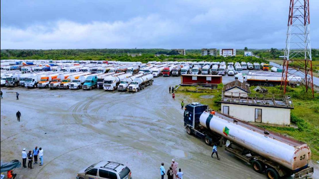 Tank Farm Owners Urge Nigerian Government to Revoke New Petrol Import Licenses for Dangote Refinery